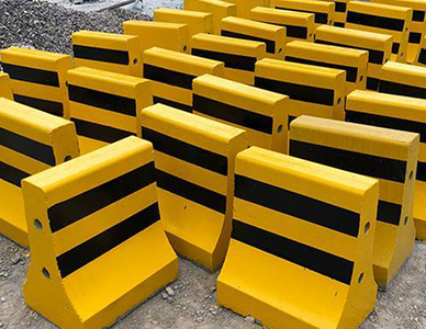 1767511367112817.jpg 隔离墩2.jpg